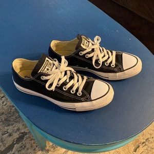 Like New Low Top Converse